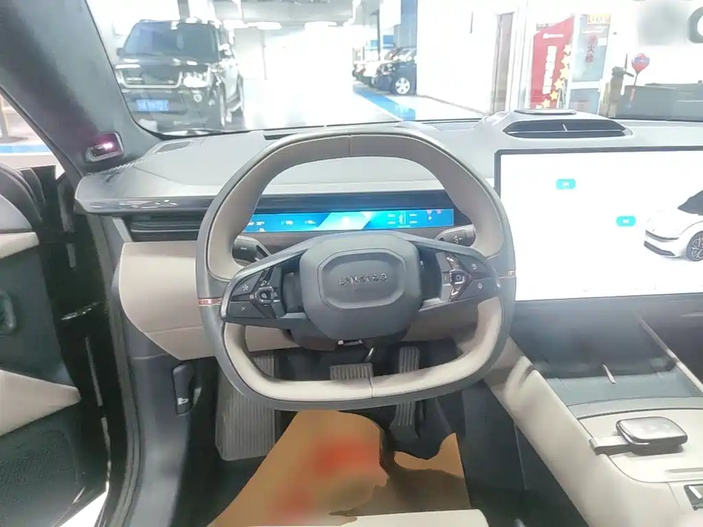 Photo 11 - Lynk & Co Z10