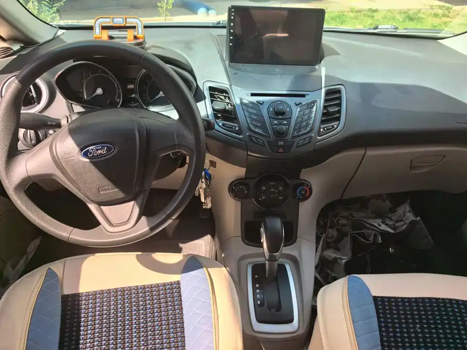 Ford Fiesta 2015 2013 Sedan 1.5L Automatic Fashion