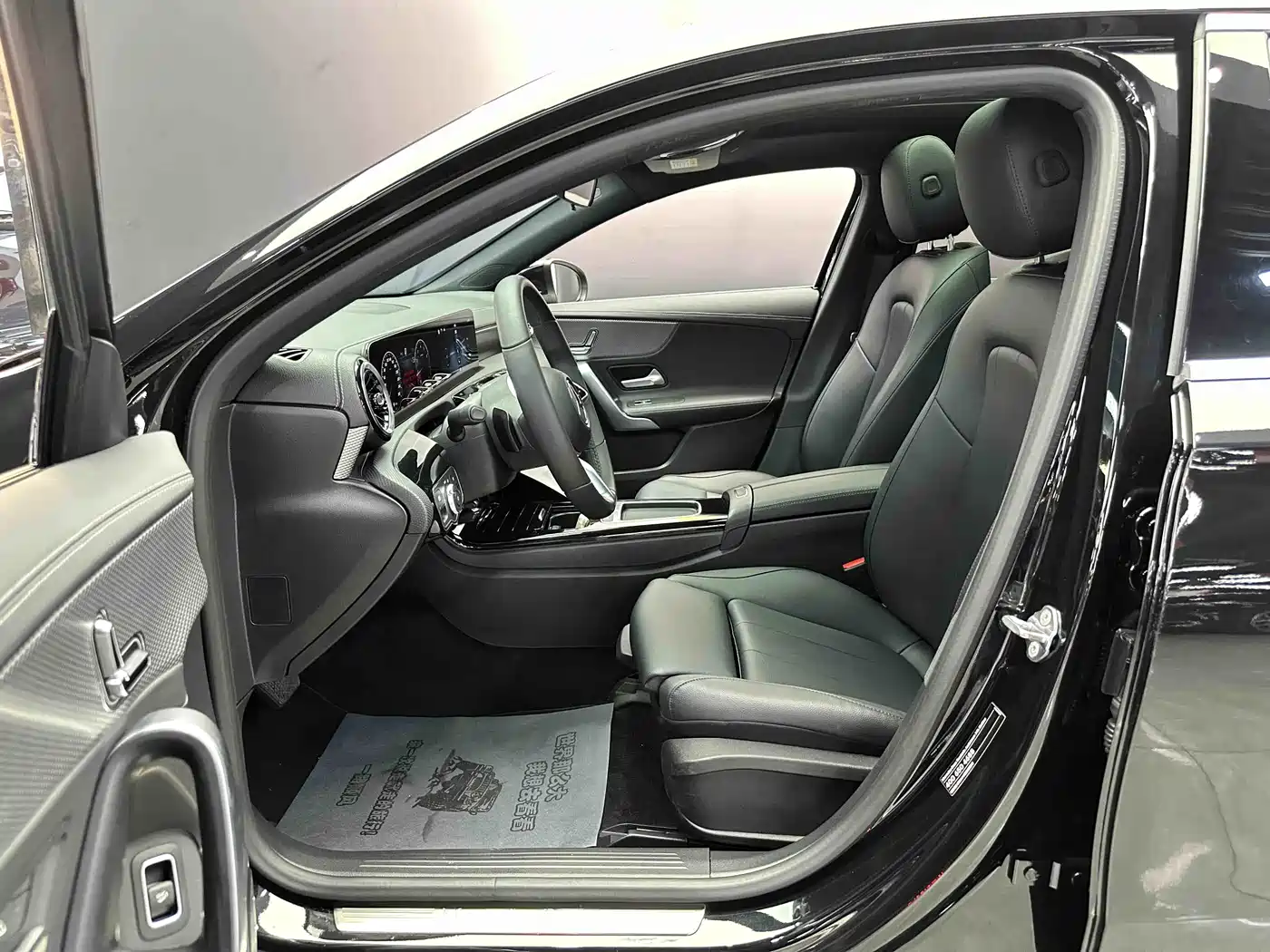 Mercedes-Benz A-Class 2023 A 180 L фото 8