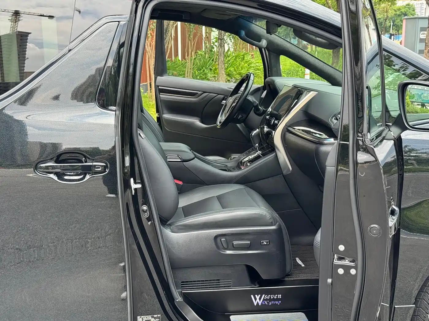 Toyota Vellfire 2021 2020 Twin Engine 2.5L HV Luxury Edition