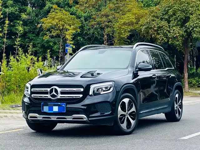 MERCEDES-BENZ GLB