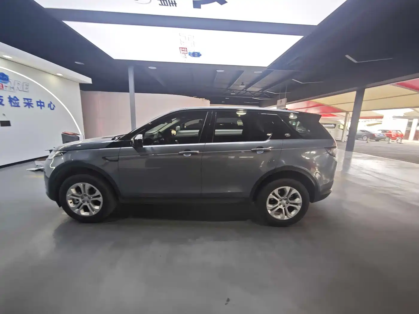 Land Rover Discovery Sport 2020 200PS Family Edition фото 9
