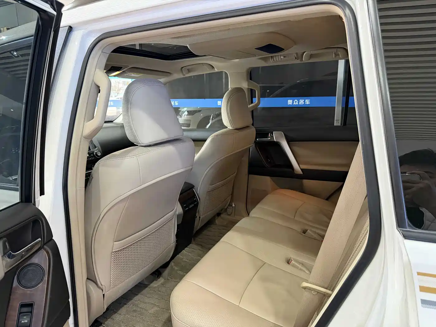 Toyota Prado 2010 4.0L Automatic VX NAVI фото 7