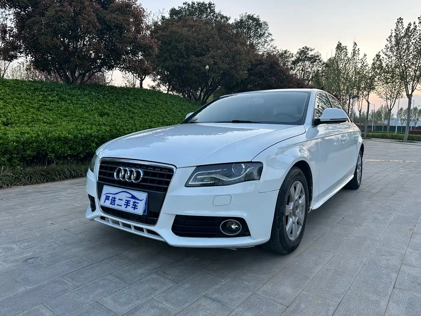 Audi A4L 2011 2.0 TFSI Standard