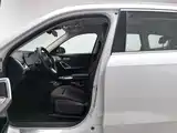 Photo 10 - BMW iX1