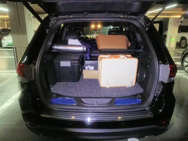 Jeep Grand Cherokee (Import) 2014 3.6L Elite Navigation Edition — фото 5
