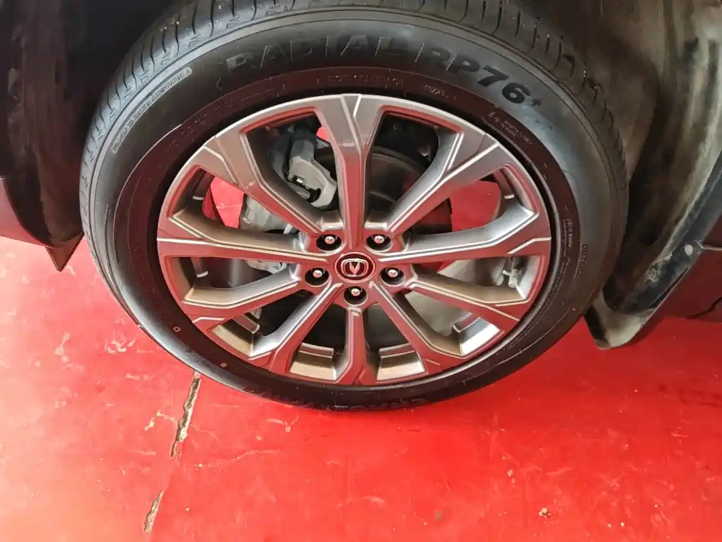 Фото 23 - Changan CS75