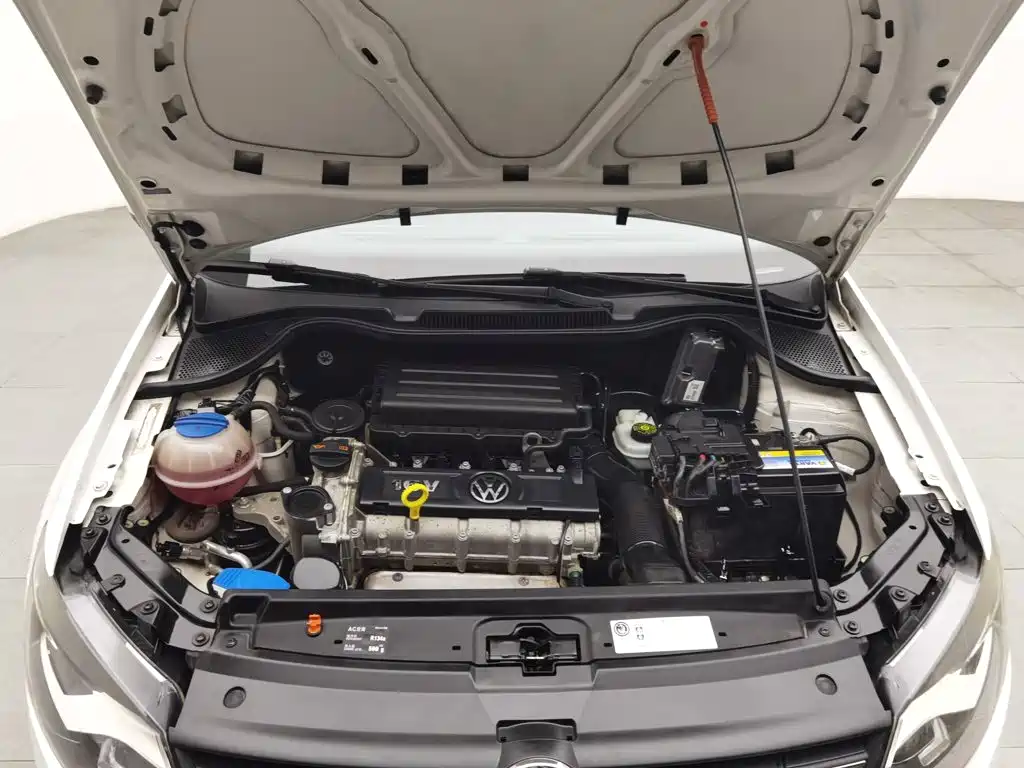 Volkswagen Polo 2014 2013 1.6L Automatic Comfort Edition
