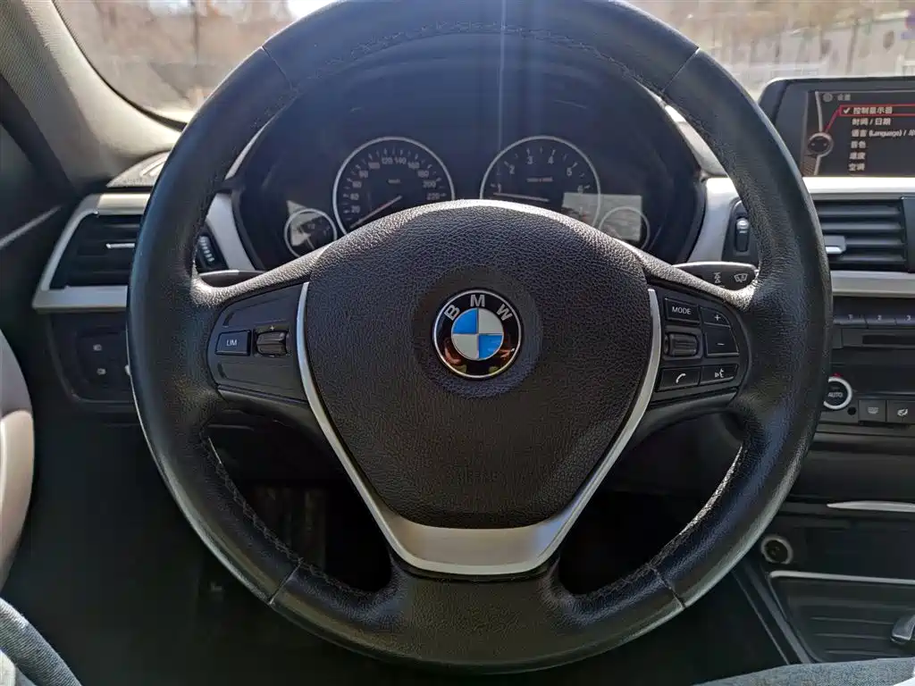 BMW 3 Series 2014 320Li Fashion фото 10