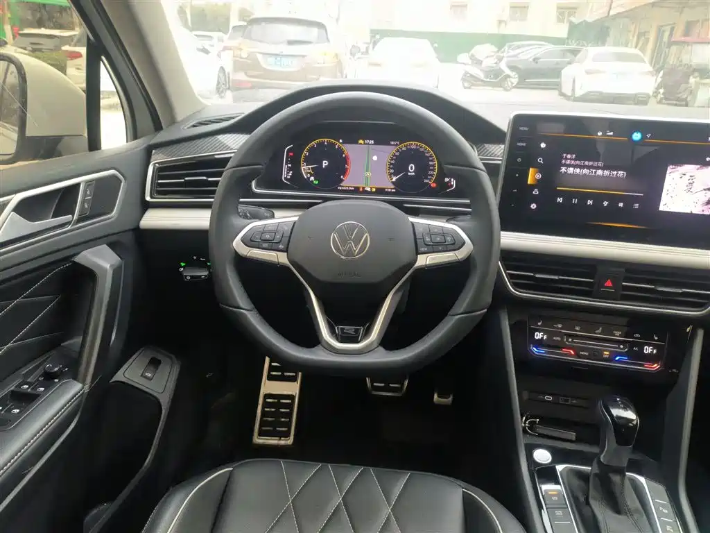 Volkswagen Tiguan L 2024 Outstanding 330TSI Auto 2WD R-Line Dragon Glory Edition фото 7