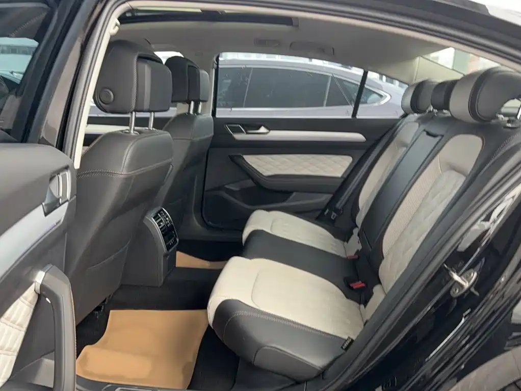 Volkswagen Magotan 2025 2025 Popular Edition 330TSI DSG Luxury