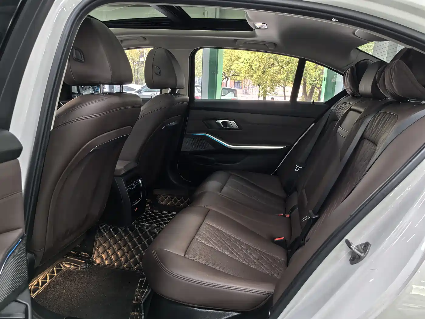 BMW 3 Series 2024 325Li M Sport Package фото 9