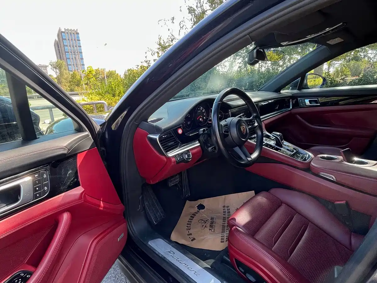 Фото 4 - Porsche Panamera