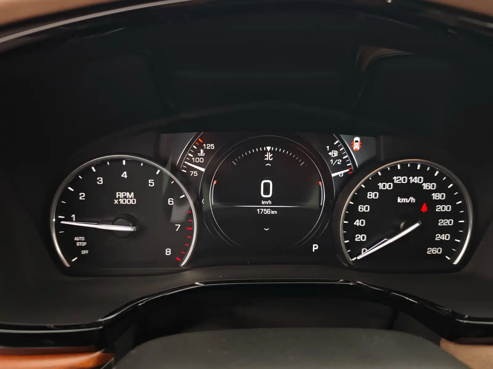 Фото 23 - Cadillac XT5