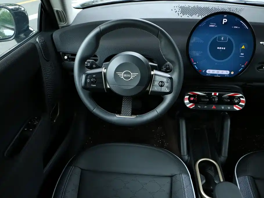 MINI Electric MINI COOPER 2025 2024 452km COOPER SE Artist