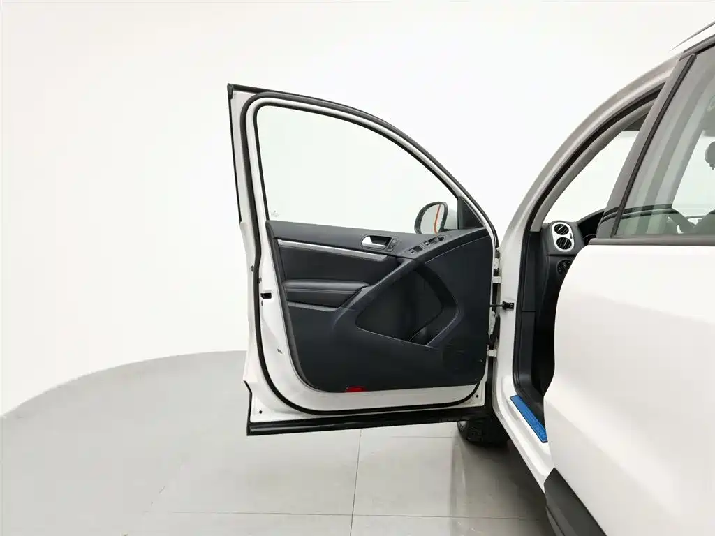 Volkswagen Tiguan 2016 Model 300TSI Automatic 4WD Trend Vision Edition фото 8