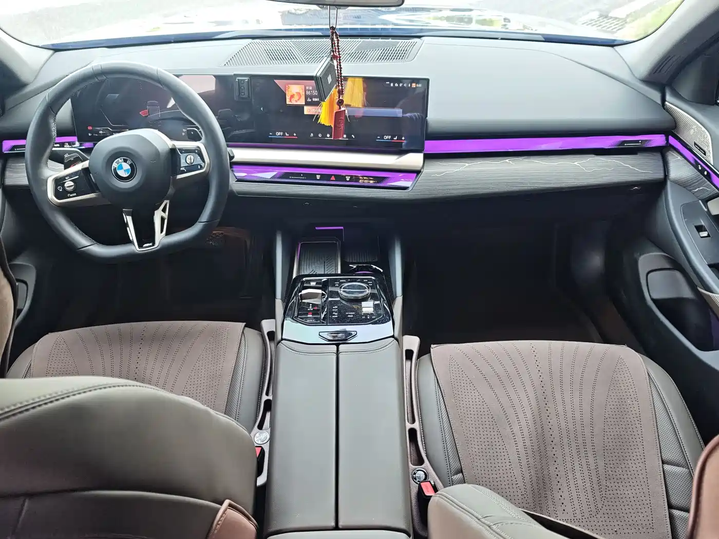 BMW 5 Series 2024 530Li Leading M Sport Package фото 13