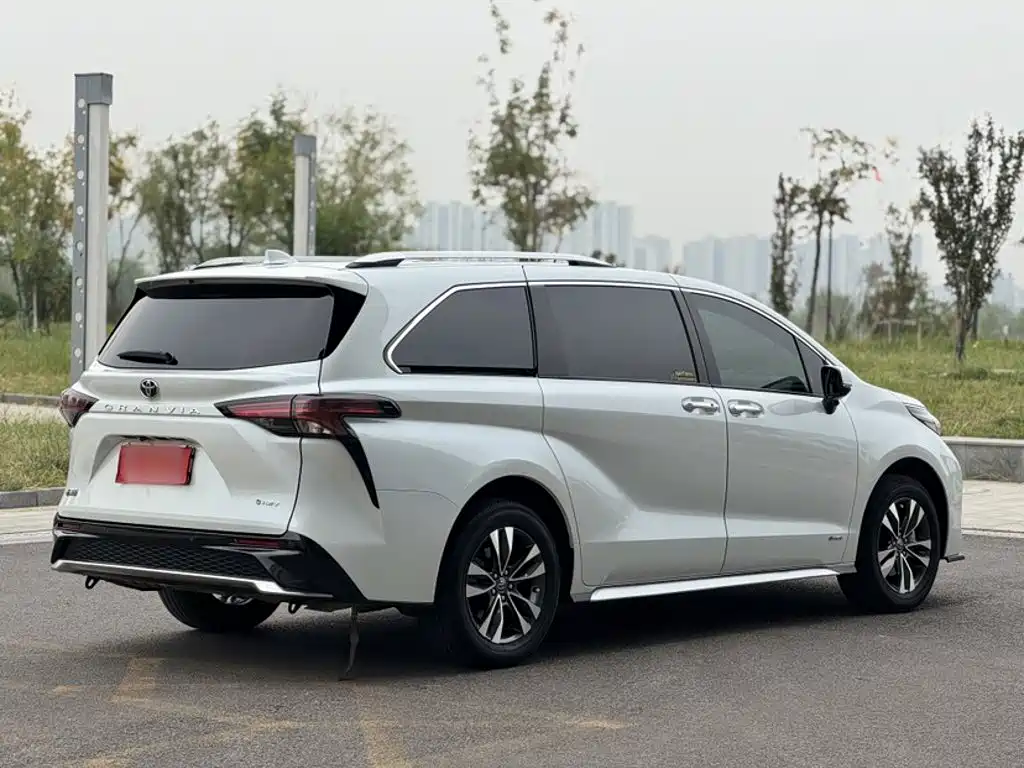 Toyota Granvia 2024 2024 2.5L Hybrid Luxury