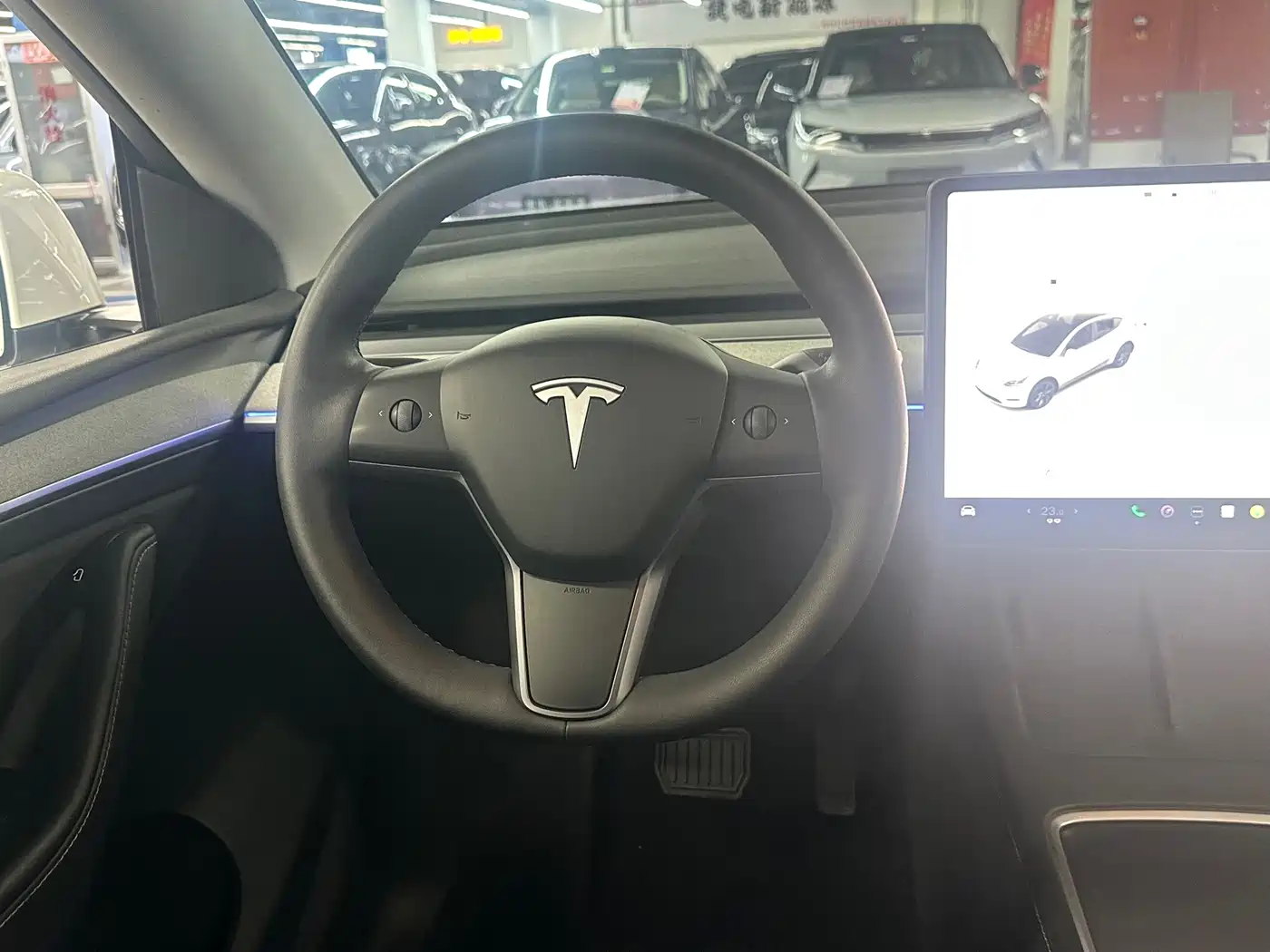 TESLA MODEL Y