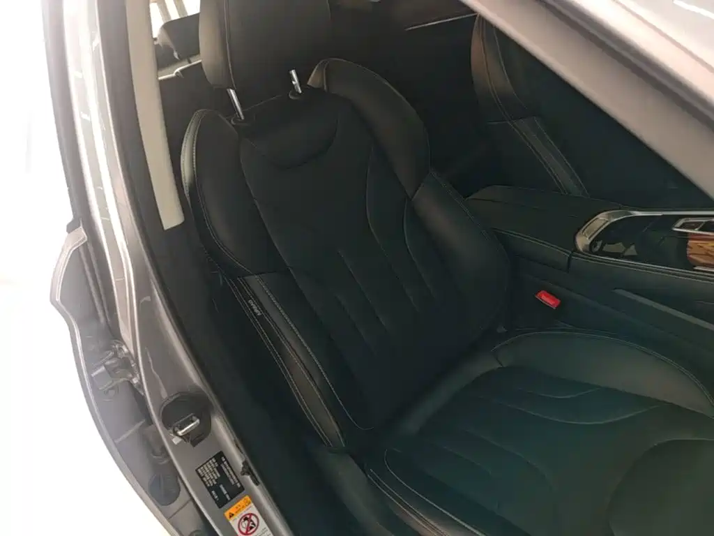 Photo 25 - Changan CS85