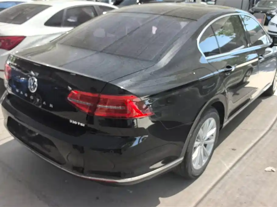 Volkswagen Magotan 2018 330TSI DSG Leading фото 3
