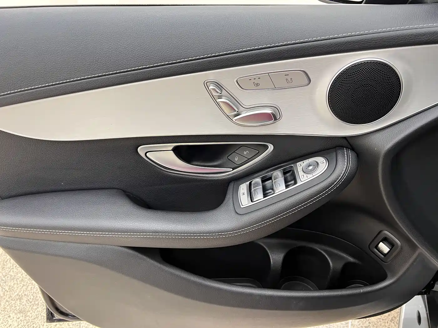 Mercedes-Benz GLC 2022 Model GLC 260 L 4MATIC Dynamic Edition фото 29