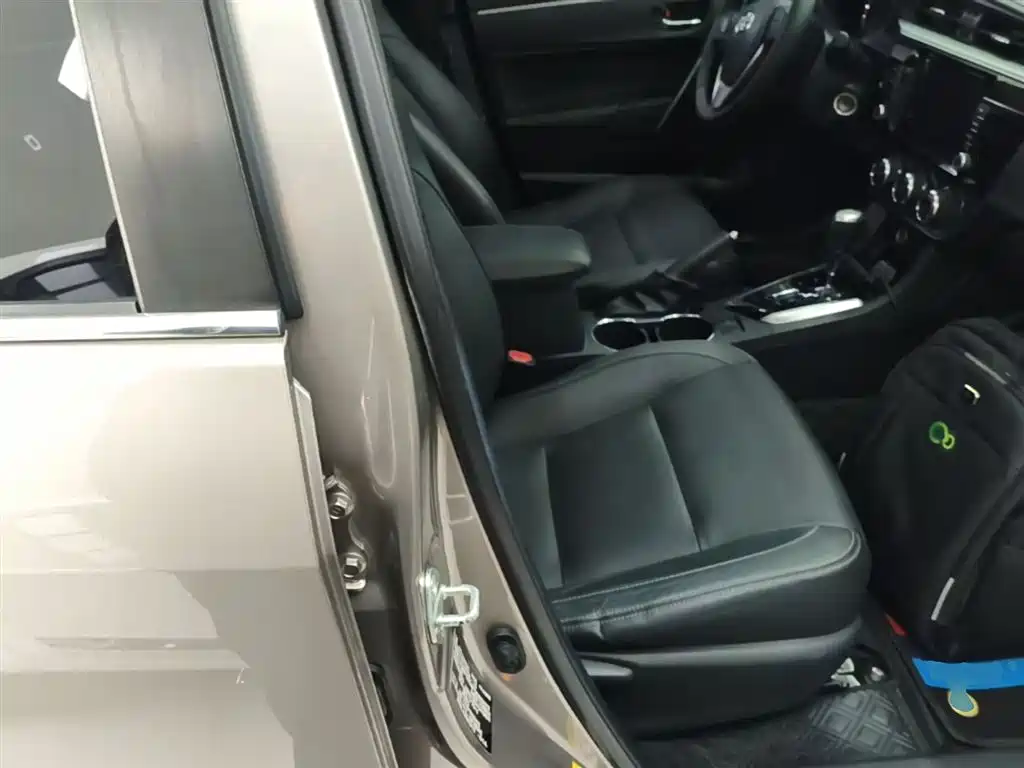 Toyota Corolla 2014 1.6L CVT GL-i Leather Edition фото 25