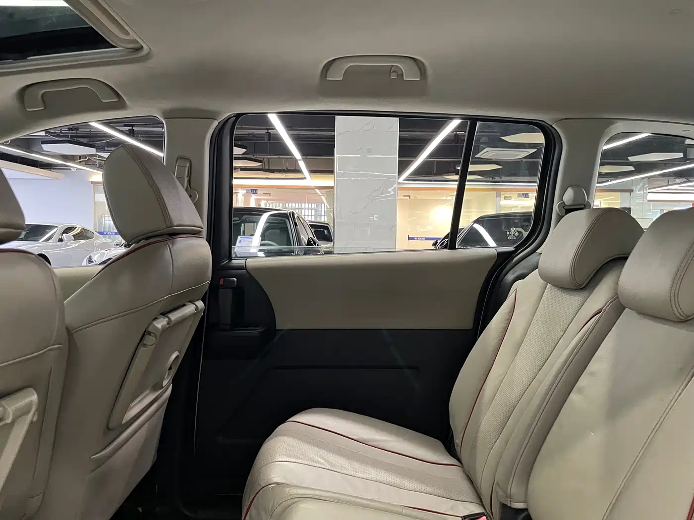 Mazda Mazda5 2013 2013 2.0L Automatic Luxury