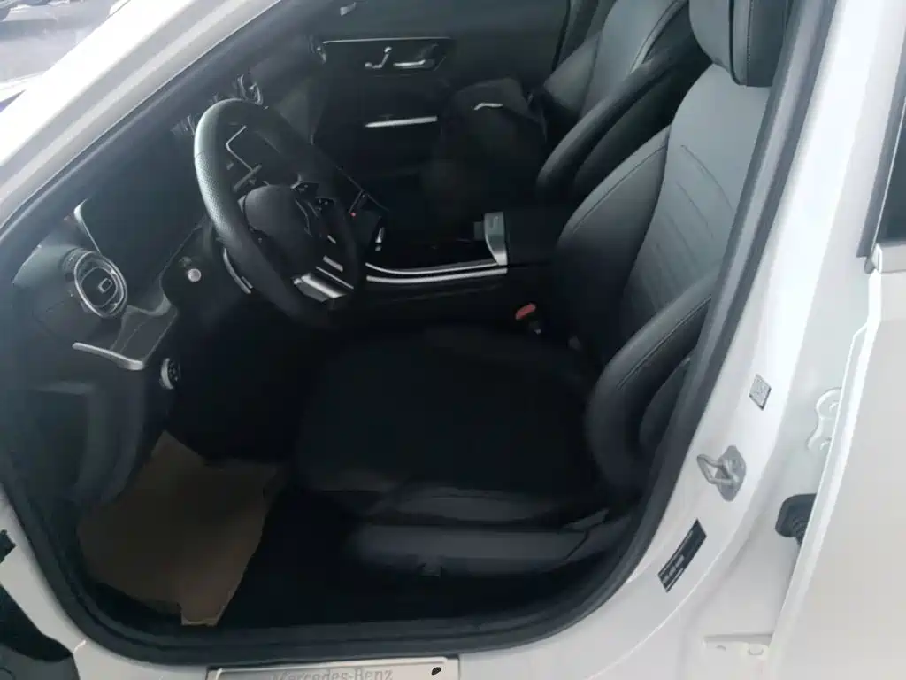 Фото 15 - Mercedes-Benz C-Class