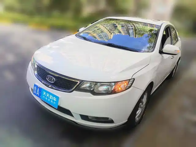 Kia Forte 2011 Model 1.6L AT GLS — фото 1