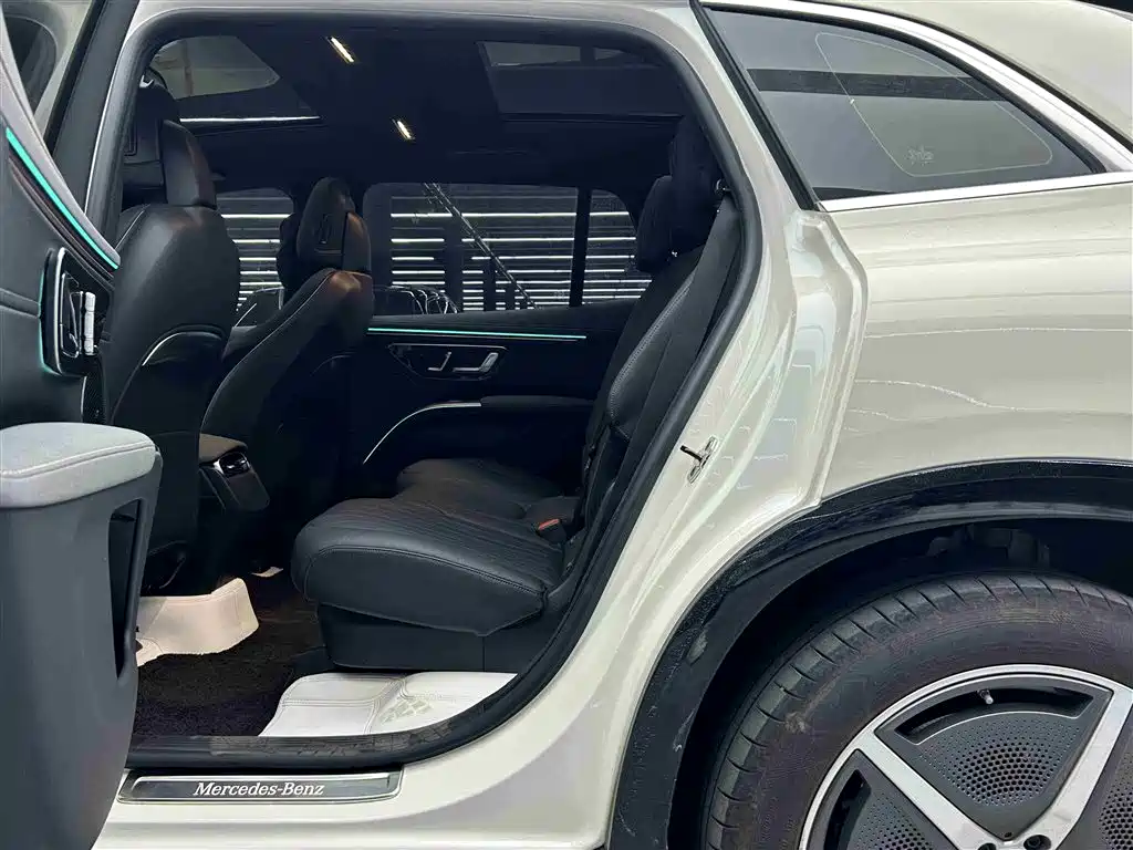 MERCEDES-BENZ EQS SUV