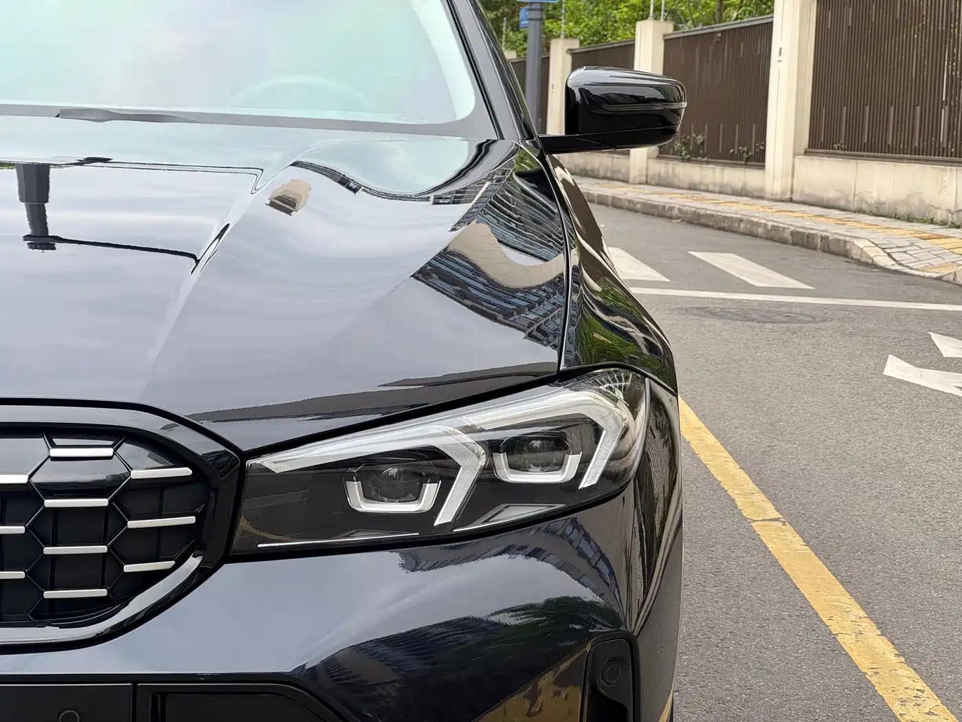 BMW 3 Series 2023 325Li M Sport Black Night Package фото 4