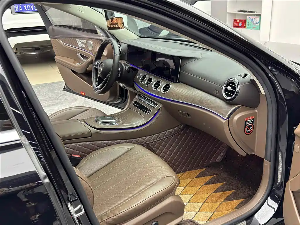Mercedes-Benz E-Class New Energy 2022 E 350 e L Plug-in Hybrid Sedan фото 8