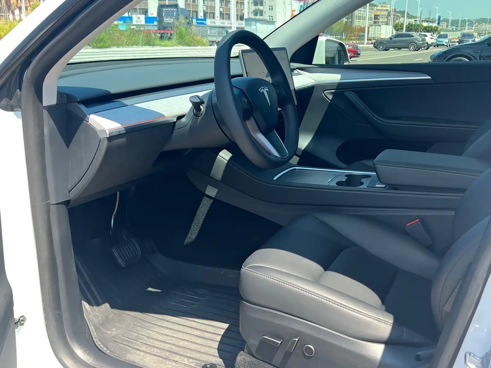 Фото 10 - Tesla Model Y