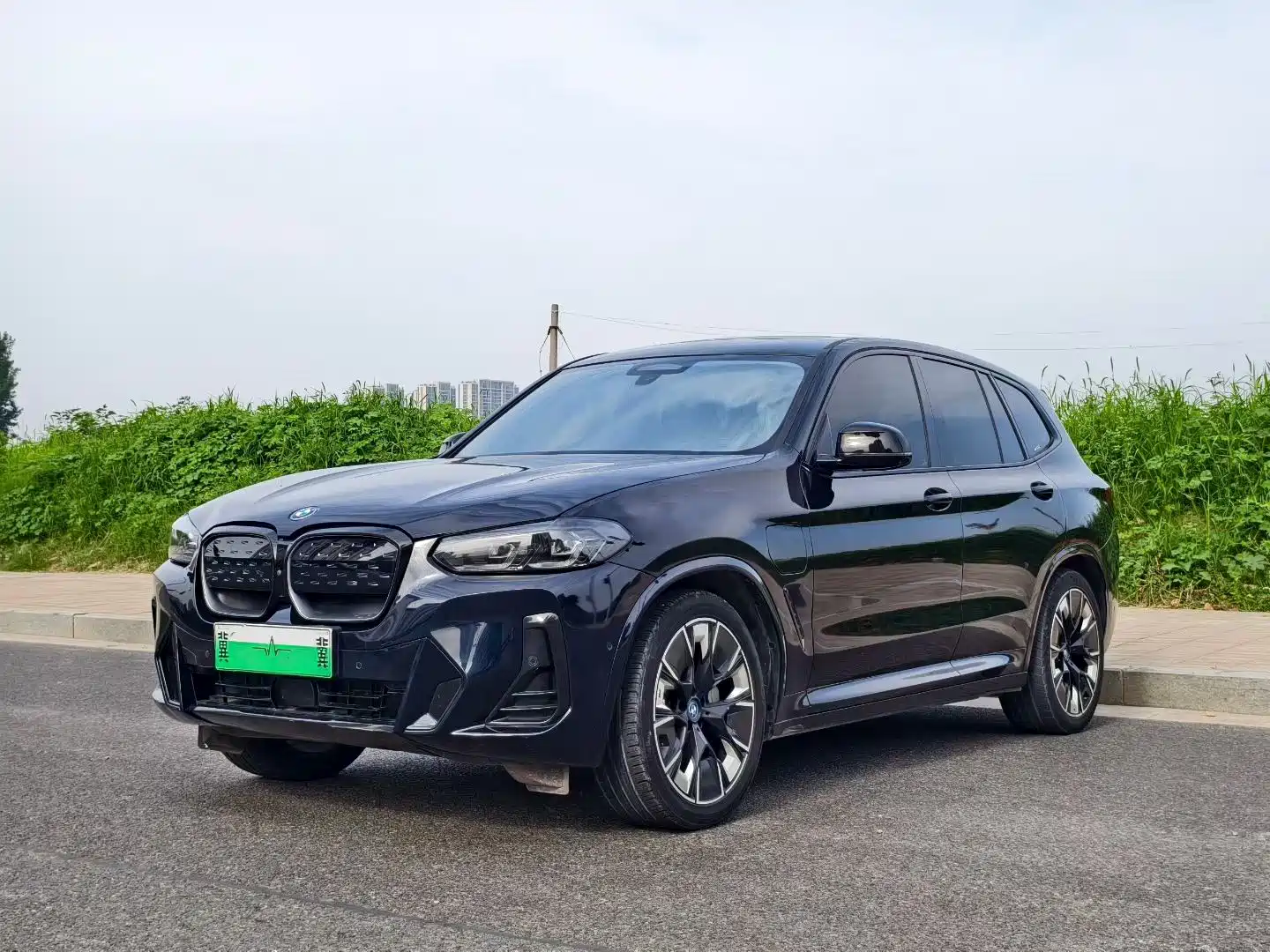 Photo 1 - BMW iX3