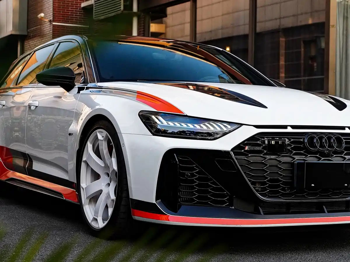 AUDI RS6