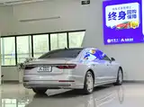 Photo 17 - Audi A8