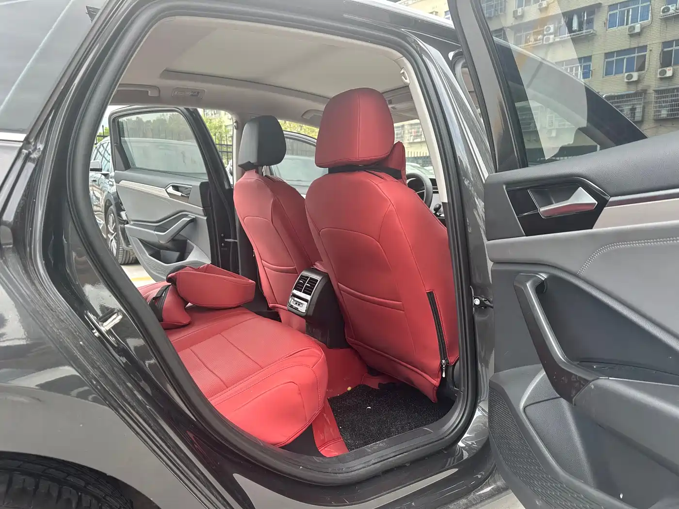 Volkswagen Sagitar 2021 280TSI DSG Surpassing Edition фото 8
