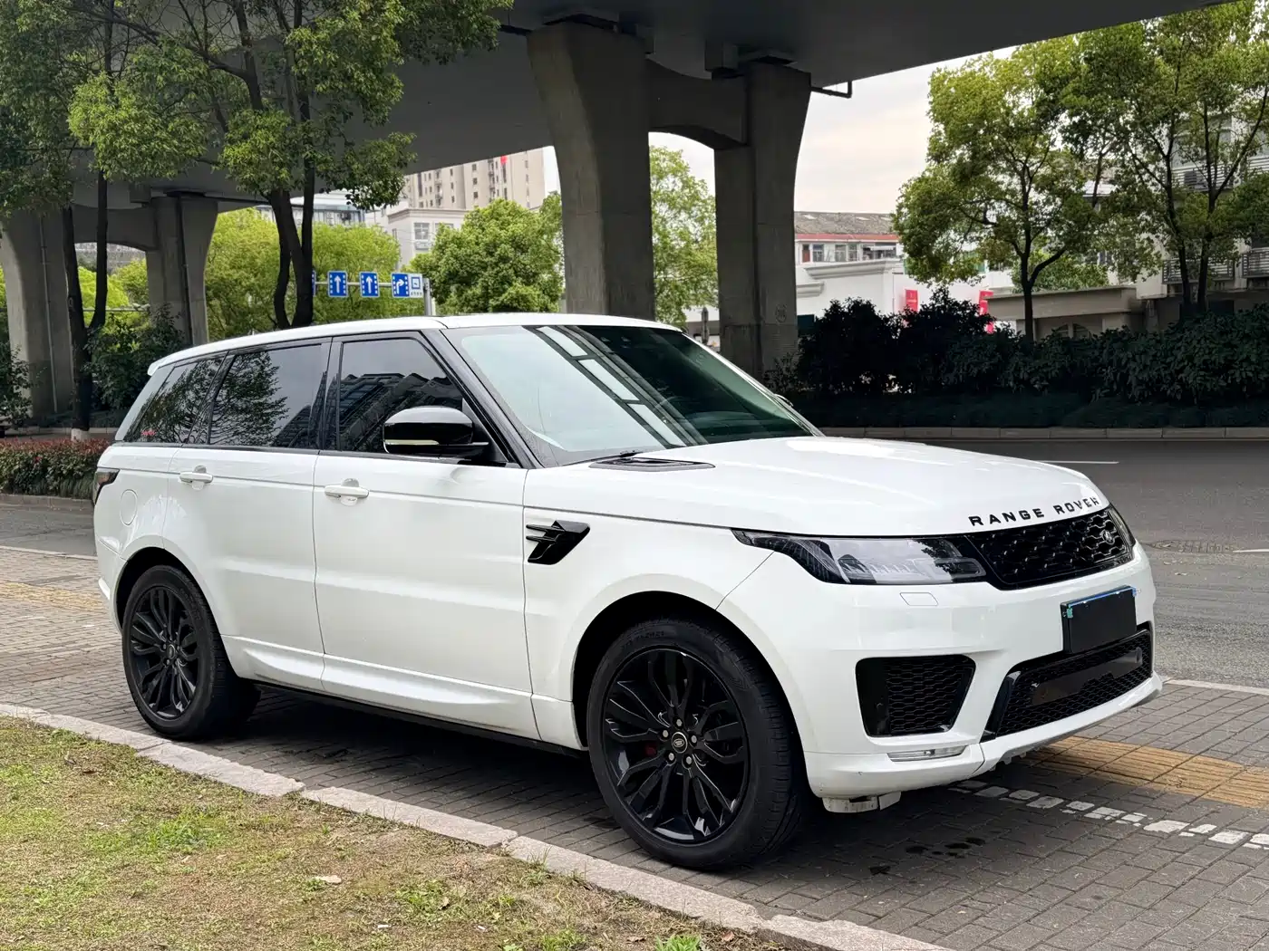 Land Rover Range Rover Sport 2017 3.0 SC V6 HSE DYNAMIC фото 3