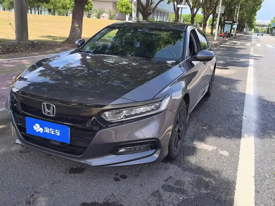 Фото 1 - Honda Accord