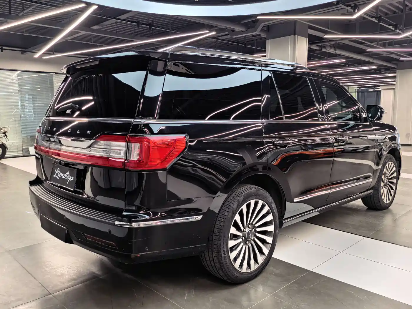 LINCOLN NAVIGATOR