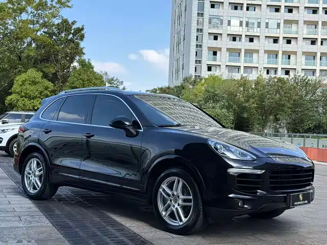 Porsche Cayenne 2016 Cayenne Platinum Edition 3.0T — фото 2