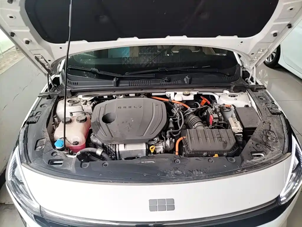 Geely Galaxy Galaxy L6 2024 125km PLUS Soaring Dragon Edition фото 20