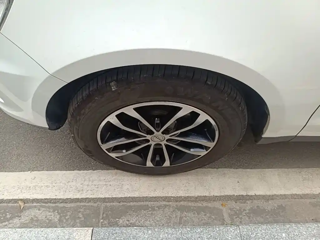 صورة 23 - Zotye T600