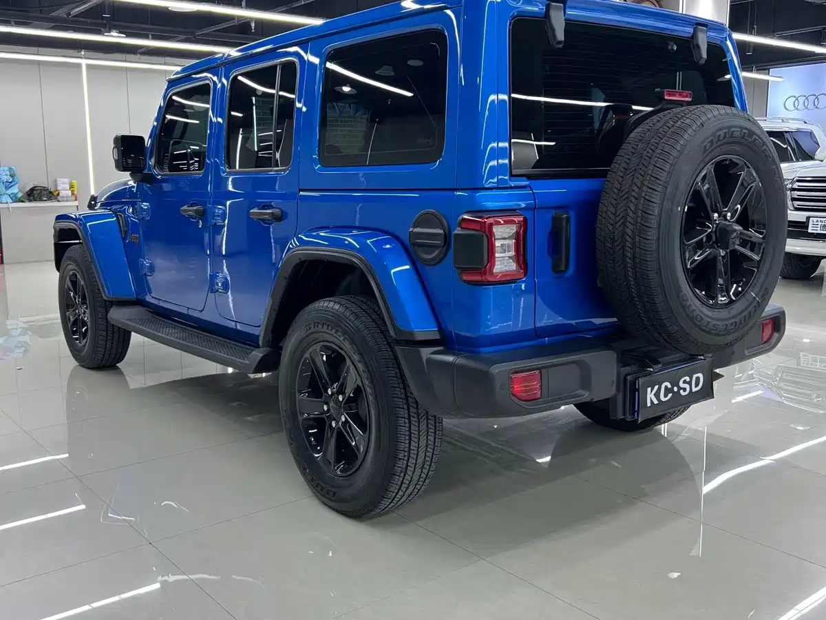 Фото 6 - Jeep Wrangler