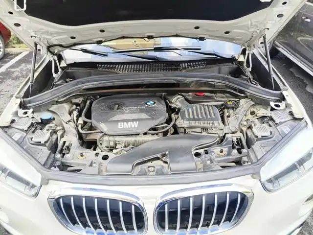 BMW X1 2018 sDrive18Li Premium Model — фото 3