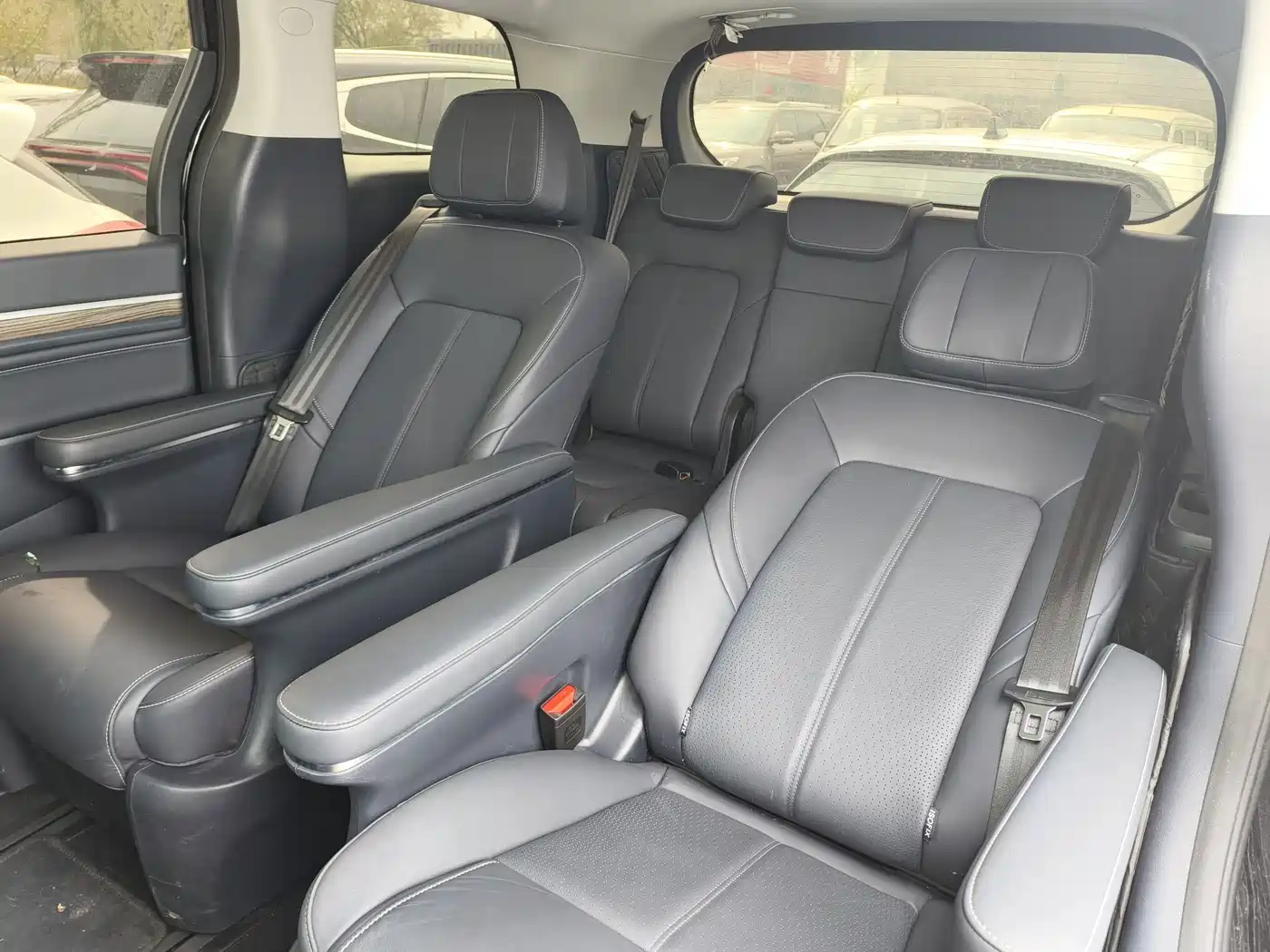 GAC Trumpchi Trumpchi M8 2024 Leadershow Series 390T Luxury Edition фото 8