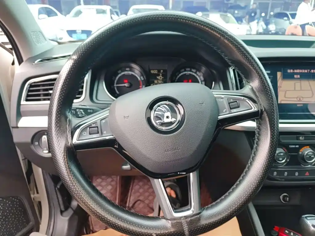 SKODA KOMICK