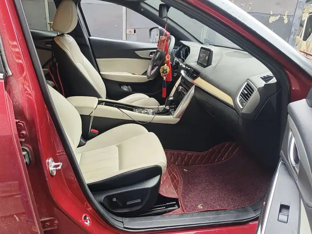 Photo 13 - Mazda CX-4