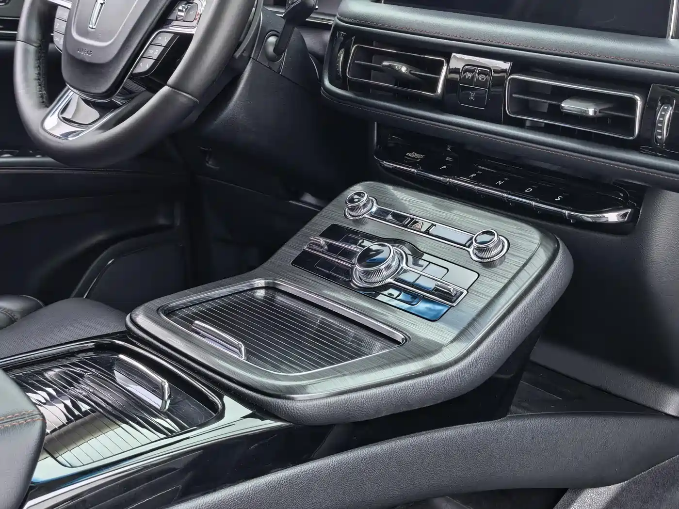 LINCOLN NAVIGATOR
